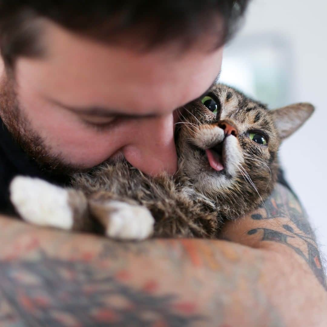 Lil BUBさんのインスタグラム写真 - (Lil BUBInstagram)「I sure miss them squeezes (not sure if she does)」5月6日 3時19分 - iamlilbub