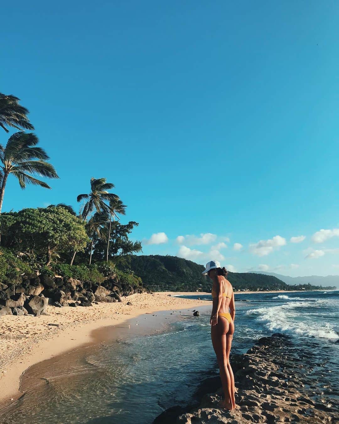 マリア・マーフィーのインスタグラム：「I love when home is empty 🌈」