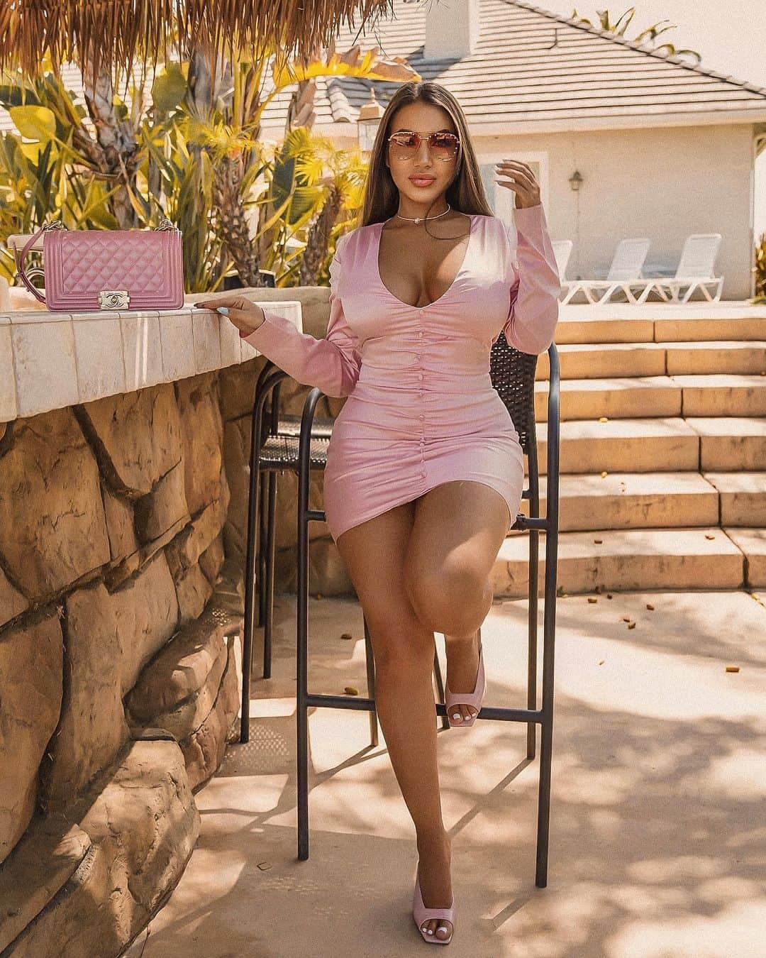 Aylen Aのインスタグラム：「@fashionnova Summer vibes 🌸🌸🌸 fashionnovapartner  _ Search: “Romantic Nights In Paris Mini Dress - Pink” “Late Notice Heeled Sandals - Rose”」