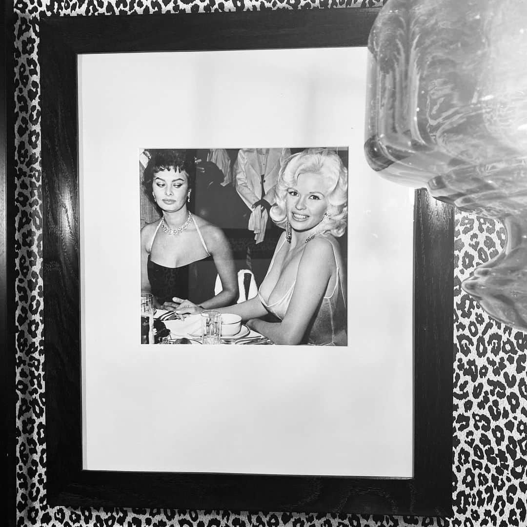 ジェシカ・シンプソンさんのインスタグラム写真 - (ジェシカ・シンプソンInstagram)「Feeling a little like Jayne Mansfield after reading this (inaccurate!) oral history of the #MetBall where I am body shamed by #SallySinger (https://www.vogue.com/article/the-complete-met-gala-oral-history) 😜...But in all seriousness I have persevered through shaming my own body and internalizing the world’s opinions about it for my entire adult life. To read this much anticipated article about the classiest fashion event there is and have to be shamed by another woman for having boobs in 2020 is nauseating.」5月6日 5時21分 - jessicasimpson