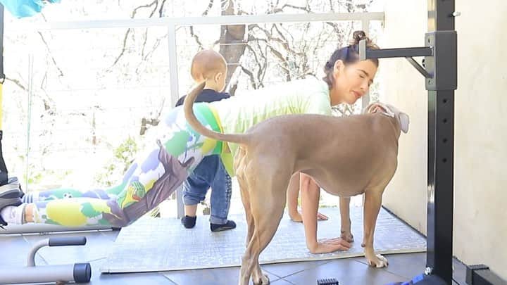 ジャクリーン・マッキネス・ウッドのインスタグラム：「Level 2..... #momlife」