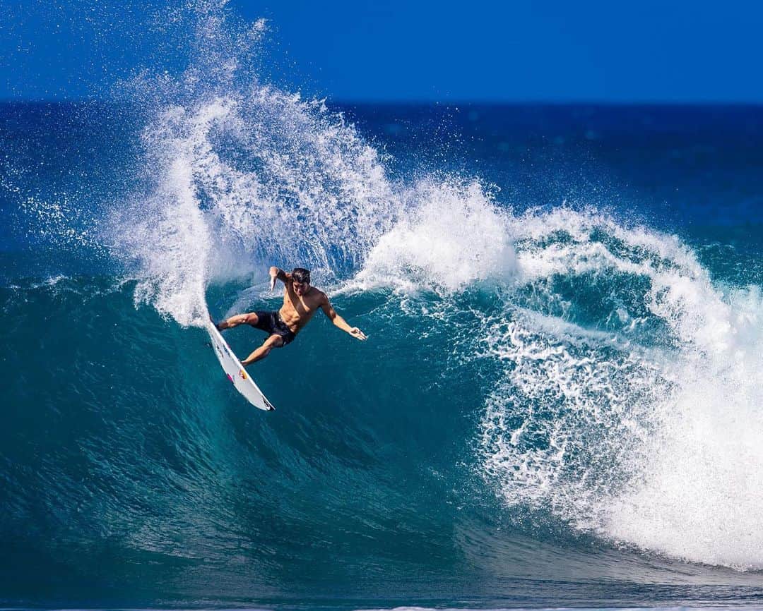五十嵐カノアさんのインスタグラム写真 - (五十嵐カノアInstagram)「Surfing in boardshorts just hits different 💫 don’t you think? @quiksilver #quikyrecycledforradness」5月6日 6時43分 - kanoaigarashi
