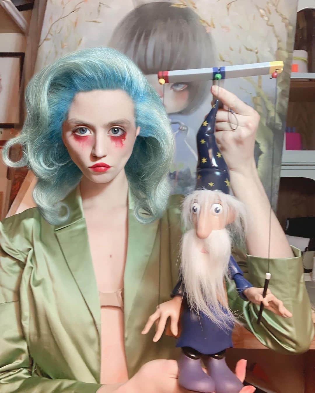 アリソン・ハーバードのインスタグラム：「🧊 Digital-do by @Evaniefrausto x @genie.kausto | @revolve」