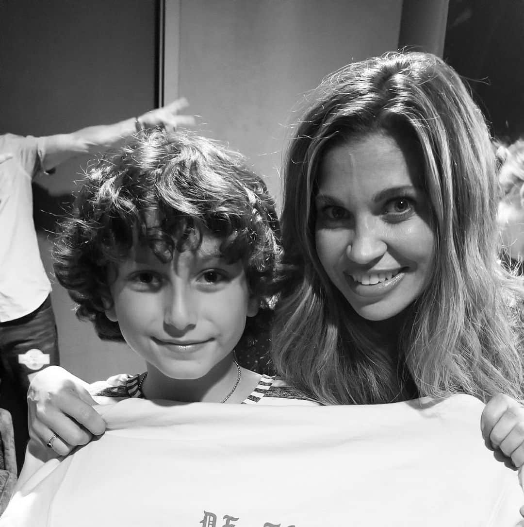 オーガスト・マトゥーロのインスタグラム：「Happy birthday, TV Mom. This picture is the last one we took together and the last time I saw you! Let’s change that when quarantine is over. Miss you 🖤」