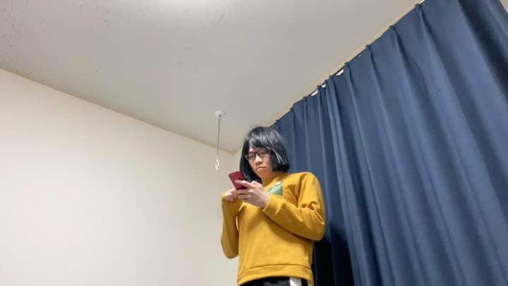 岡下雅典のインスタグラム：「去年の細かすぎて伝わらないものまねのオーディションで最終選考まで残ったけどあかんかったものまね  その③ 「ペットショップの前で犬見て騒ぐけど絶対に買わない女」」