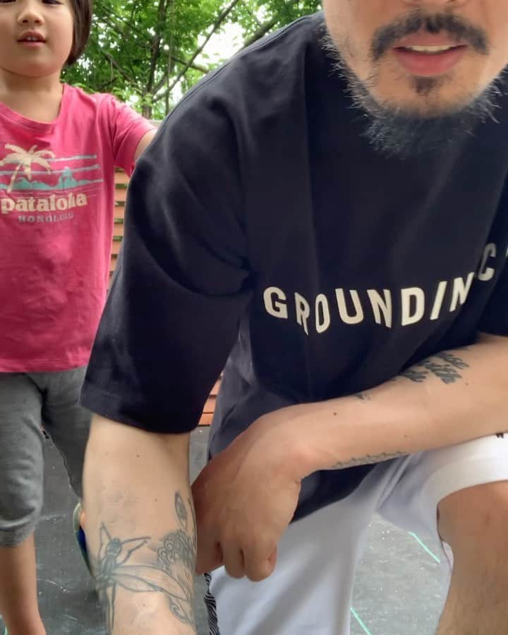 青木康平のインスタグラム：「栗野ジョー、岸さんからのご指名を頂きましたので、やらせて頂きました🙇‍♂️ またダイスケから#熱男チャレンジも！タグ付け気付かんでごめん🙏  大変な時期ですが、それぞれのスタイルで乗り切りましょうね💪  やってくれたら面白そうな、意外な人に回したい！笑  出来たらよろしくです！笑  @james10hatano  @diceyamaguchi  @deejaymiko  @jpep30  @yoshiki.yamashiro.11  ペップは日本語ワカルデショ？？笑 #プッシュアップチャレンジ#熱男チャレンジ🔥」
