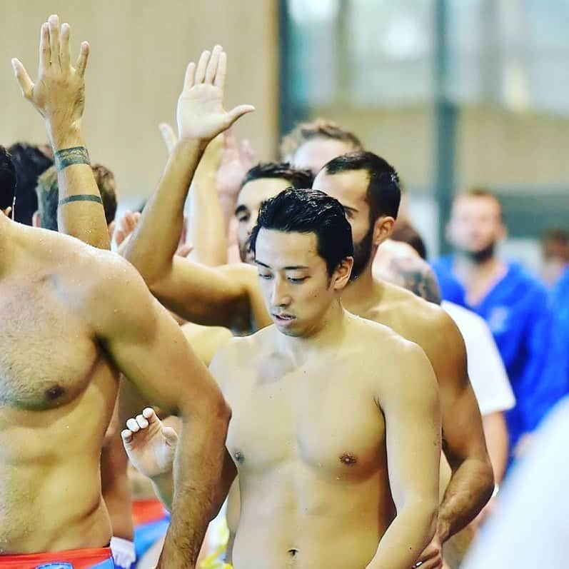 志賀光明のインスタグラム：「🤽‍♂️🇫🇷 . . 今日はオンライン水球の日です！ . 今回は録画を投稿する形になってしまいますが内容はばっちり！だと思う笑 【海外生活で得たもの〜フランス〜】 19時から！ . 見たらコメントくださいね😆 . #オンライン水球 #フランス #france #memory #👏 #水球」