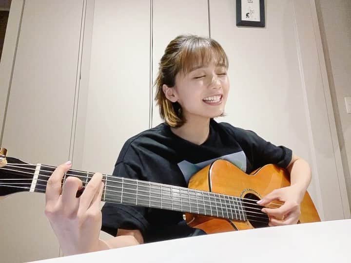足立佳奈のインスタグラム：「今は、出来ないことも多いかもしれないけど、それでも、色々挑戦してみた中で見つけた好きな事を、好きなだけできたらいいなぁ。☺︎ #アルバムの中の #20っていう曲だよ」