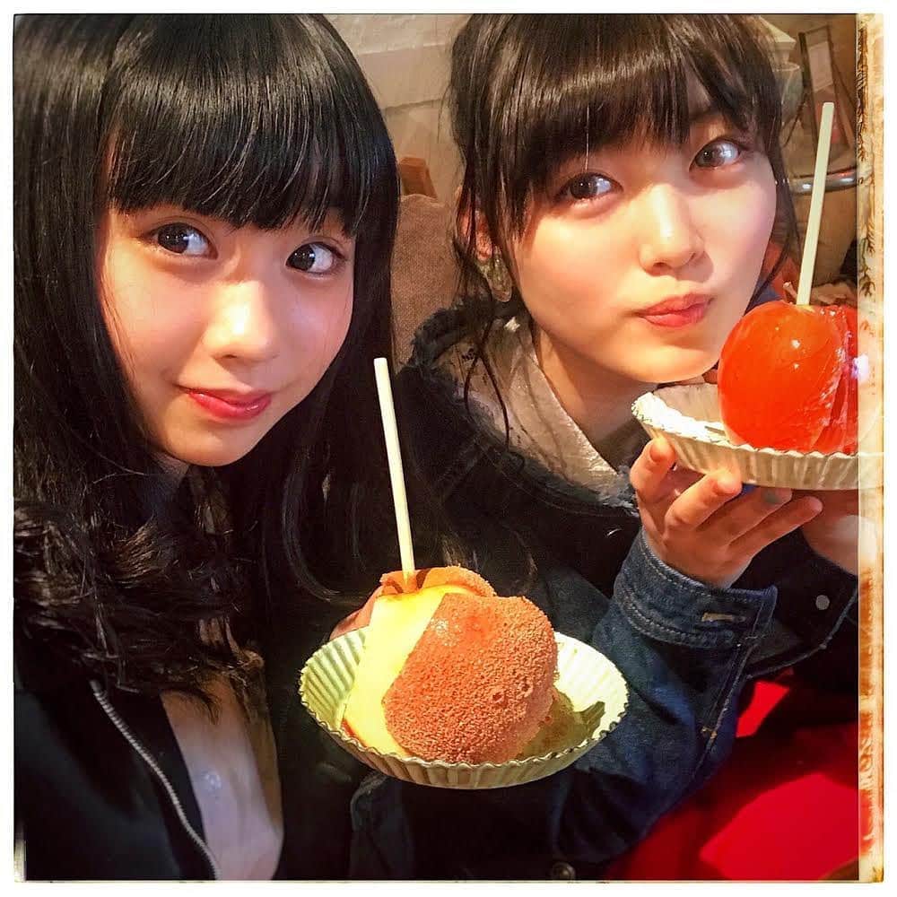 奥森皐月さんのインスタグラム写真 - (奥森皐月Instagram)「. . . 赤くて、丸くて、美味しくて . 人気のないもの . . . #奥森皐月 #りんご飴 #祭 #夜店 #屋台 #専門店 #大好物 #林檎 #今すぐ食べたい #流行らない #廃れない #スターダストプロモーション」5月6日 18時45分 - satuki_okumori_official