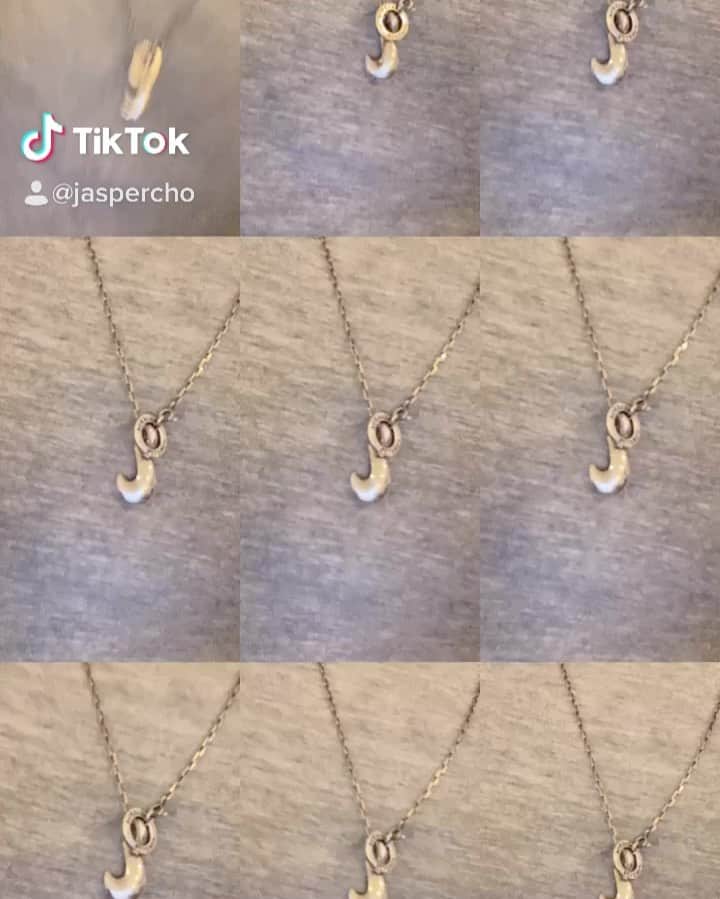 チョ・テグァンのインスタグラム：「자꾸 옆에서 따라하니까💥한대 맞지 -  #딜레이스크린  #혼자놀기  #브리커피  #breecoffee」