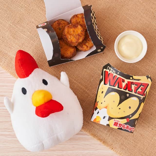 ローソン さんのインスタグラム写真 - (ローソン Instagram)「「超からあげクン」の「Wペパマヨ味」が新発売です♪白と黒の2種類の胡椒とマヨソースがくせになります(^^) #ローソン #おうちローソン　#おうち時間を楽しく　#からあげクン #ペッパー #マヨネーズ #ペパマヨ #japanesefood #instagood #foodstagram #foodpics」5月6日 11時00分 - akiko_lawson