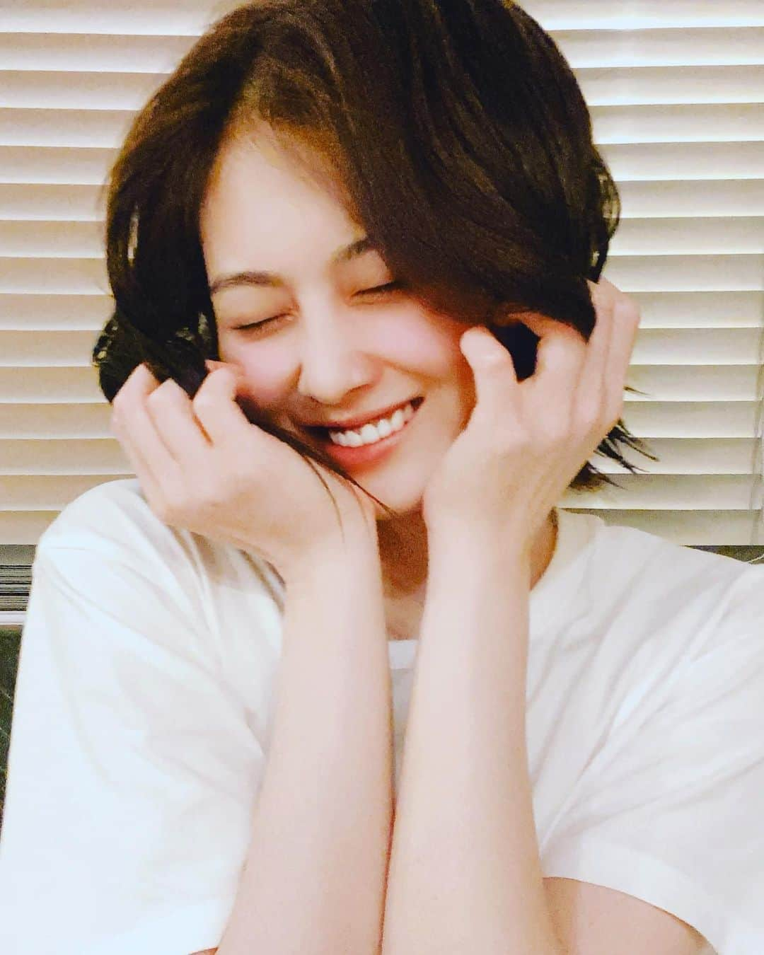 和田安佳莉さんのインスタグラム写真 - (和田安佳莉Instagram)「29歳になりました。 気づけばラスト20代。 毎年あっという間の1年だけど 今年も笑顔で過ごせますように。 芸能は引き続き、スタジオも理想の形を作っていけるよう頑張ります。 . #誕生日 #お誕生日 #バースデー #ハッピーバースデー #おめでたい #5月 #GW #29歳 #ご機嫌 #幸せ #わくわく #ドキドキ #白T #ぱじゃま #東京 #9年目 #そろそろ林檎さんに会いたい #椎名林檎 #東京事変 #林檎班 #夢は大きく #欲まみれ」5月6日 11時09分 - akariwada_official