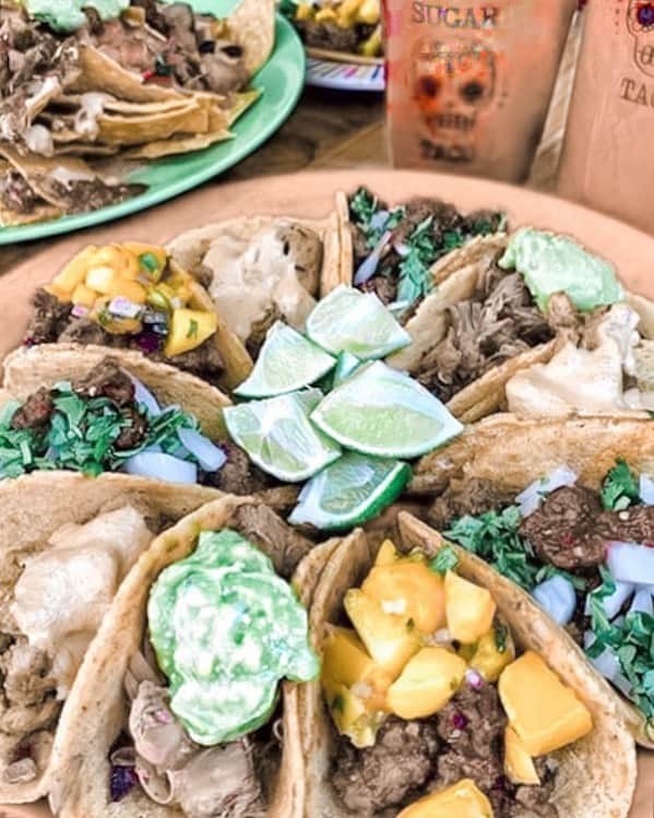 エミリー・シアーズさんのインスタグラム写真 - (エミリー・シアーズInstagram)「Happy #cincodemayo and #tacotuesday 🌮 @sugartaco is open for pick up and delivery! 😁 . . . #taco #tacos #tacotuesday #cincodemayo #vegan #vegantacos」5月6日 11時12分 - emilysears