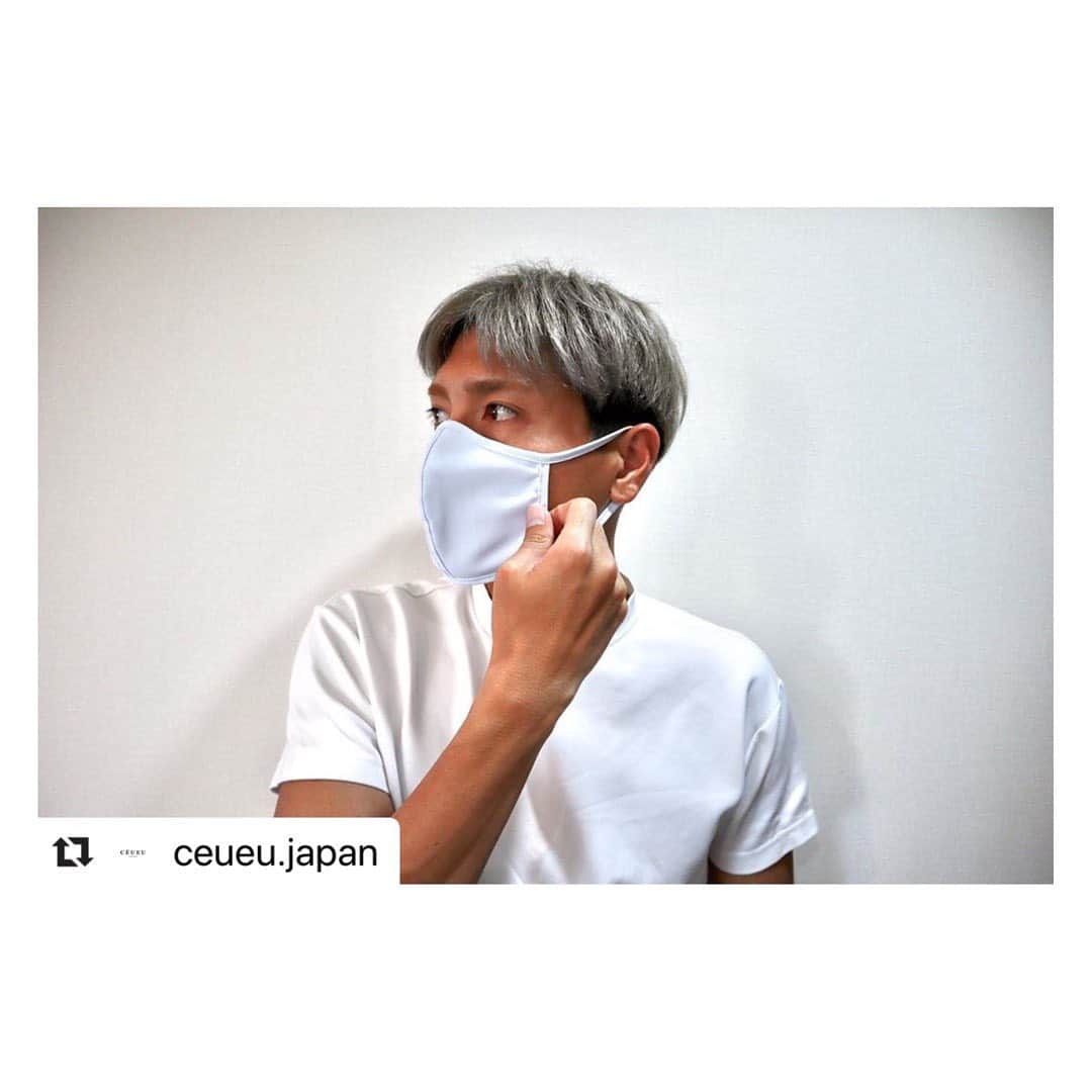 田中順也さんのインスタグラム写真 - (田中順也Instagram)「アジャスター付きのシンプルなマスクです。何度も洗って使えます。第一弾はLight Blueとpinkの2色です。第二弾に他のカラーも追加予定です。ご協力よろしくお願いします。  #Repost @ceueu.japan with @make_repost ・・・ 只今、CÉUEU JAPAN web siteより、マスクの販売をスタートしました。皆様のご協力何卒よろしくお願いします！！ . .  活動理念  CÉUEU JAPAN では新型コロナウイルス感染症の感染拡大の深刻な状況を受け、医療従事者へ向けた支援を行います。 昨今の状況を鑑みて、私たちCÉUEU JAPANで何か出来る事はないかと考え、最前線で昼夜を問わず対応されている医療の現場を支えたいと言う想いからこの運びとなりました。  CÉUEU JAPANでマスクの製造販売を実施し、売り上げの諸経費を差し引いた全額を神戸市の「こうべ医療者応援ファンド」に寄付いたします。  一刻も早い新型コロナウイルス感染症の終息と、ブランドのコンセプトである「自由気ままにぶらぶらと歩き回る」日常が訪れることを願っております。  CÉUEU JAPAN 田中順也 宇井愛美」5月6日 11時18分 - junyatanaka18