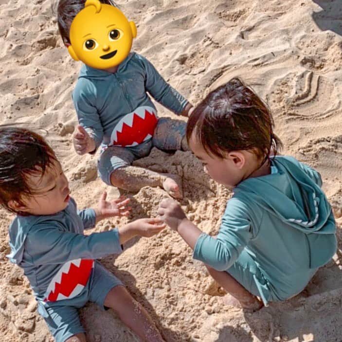 星野加奈さんのインスタグラム写真 - (星野加奈Instagram)「・ ・ 可愛いベビーシャーク達🦈🦈🦈 ・ 落ち着いたらまたどっか行きたいね🌴 ・ ・ ずっとアップできずにいた写真❤️ ・ ・ #babyshark #guamtrip #haneypresets」5月6日 12時14分 - kanahoshino0228