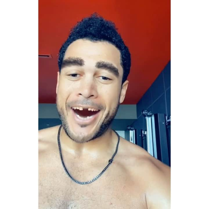 ジャンカルロ・スタントンのインスタグラム：「Cinco de Mayo Cardio karaoke with Giancarlito 🗣🤠 Don’t mind my teeth & eyebrows, Going for a more natural look lately since this is how they look without Veneers 😁  Hope u all had plenty of tacos for me!!!🌮🌮🌮」