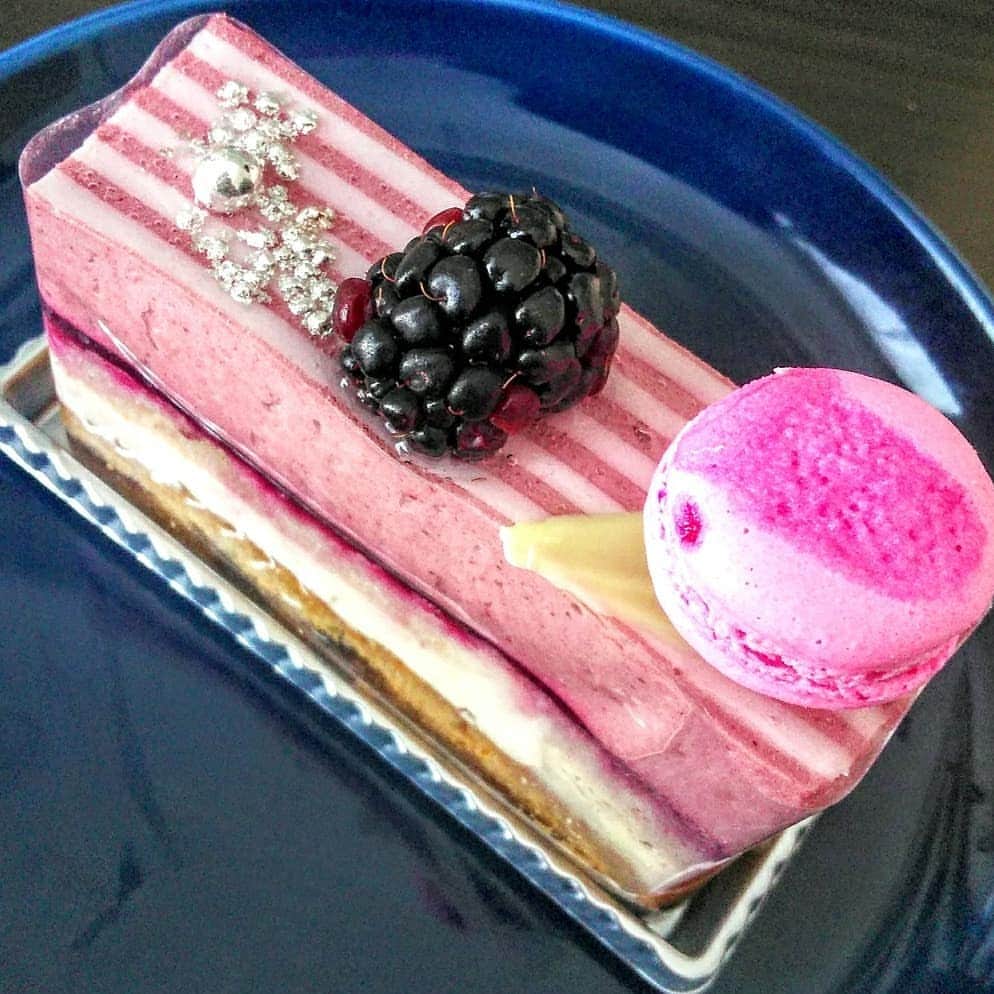 川面千晶のインスタグラム：「🍰CAKE collections🍰 ❤❤❤❤❤❤❤❤ #ケーキ#かわいい#スイーツ#お菓子#おうちカフェ」