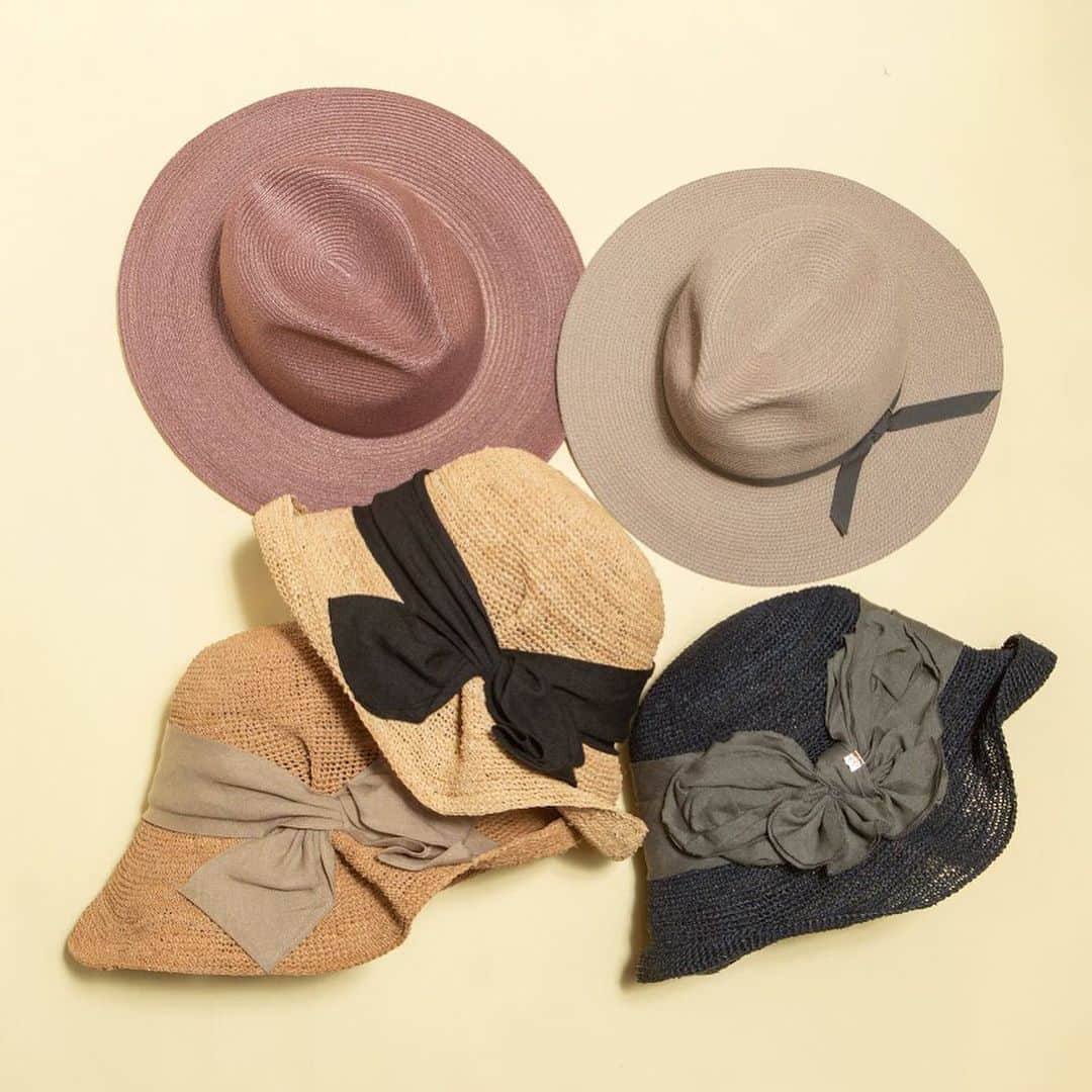 CA4LAさんのインスタグラム写真 - (CA4LAInstagram)「． ． CLASSY.でも注目！ CA4LAの夏の2大アイテム！ マリンキャップとストローハット。 ． シンプルなコーデに 1アイテムプラスして、 トレンド感やこなれ感を出したい。 そんなときに帽子はとても重宝する ファッションアイテムのひとつです。  https://www.ca4la.com/feature/4209/ ． ． ． #CA4LA #hat#帽子 #ハット #ストローハット #マリンキャップ #マリンキャップ」5月6日 13時41分 - ca4la_official