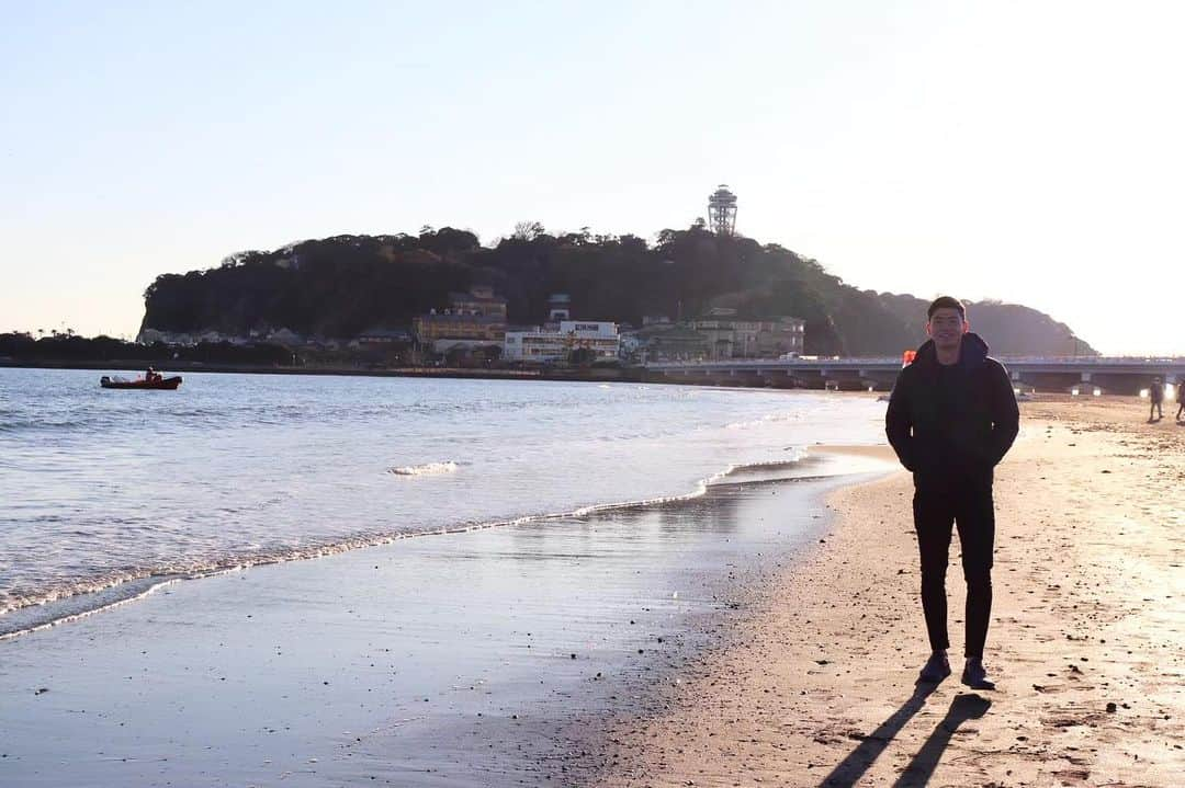 坂井幹さんのインスタグラム写真 - (坂井幹Instagram)「. . お気に入りの場所、江ノ島。🌿 . 今年はいけるかしらっ . . #江ノ島#神奈川#海#江ノ島海岸 #江ノ島神社 #江ノ島電鉄 #archivephoto」5月6日 14時28分 - motokisakai16