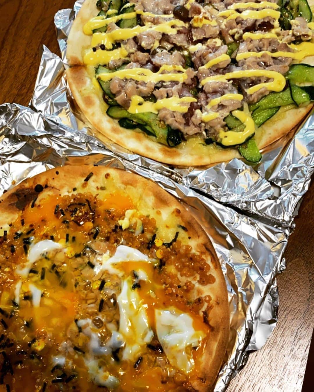 西山茉希さんのインスタグラム写真 - (西山茉希Instagram)「#きゅうりナムルとネギトロdeピザ #納豆と海苔玉ふりかけdeピザ  美味しかった。 やはりなるようになるものですね。  #買い出し粘るーズ #西山食堂  動画は、 YouTube俺流チャンネルに残っております。 m(__)m」5月6日 15時29分 - maki.nshiyama50