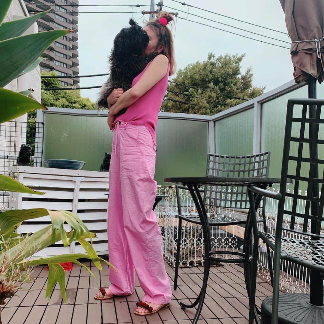 安西こずえさんのインスタグラム写真 - (安西こずえInstagram)「天気悪いからー pink pink pink🎀🎀🎀🍓🍓🍓 愛娘🍒🍒🍒🍒🍒🍒🍒🍒🍒🍒🍒🍒🍒🍒 #ベランダコーデ」5月6日 15時32分 - cozcozrin
