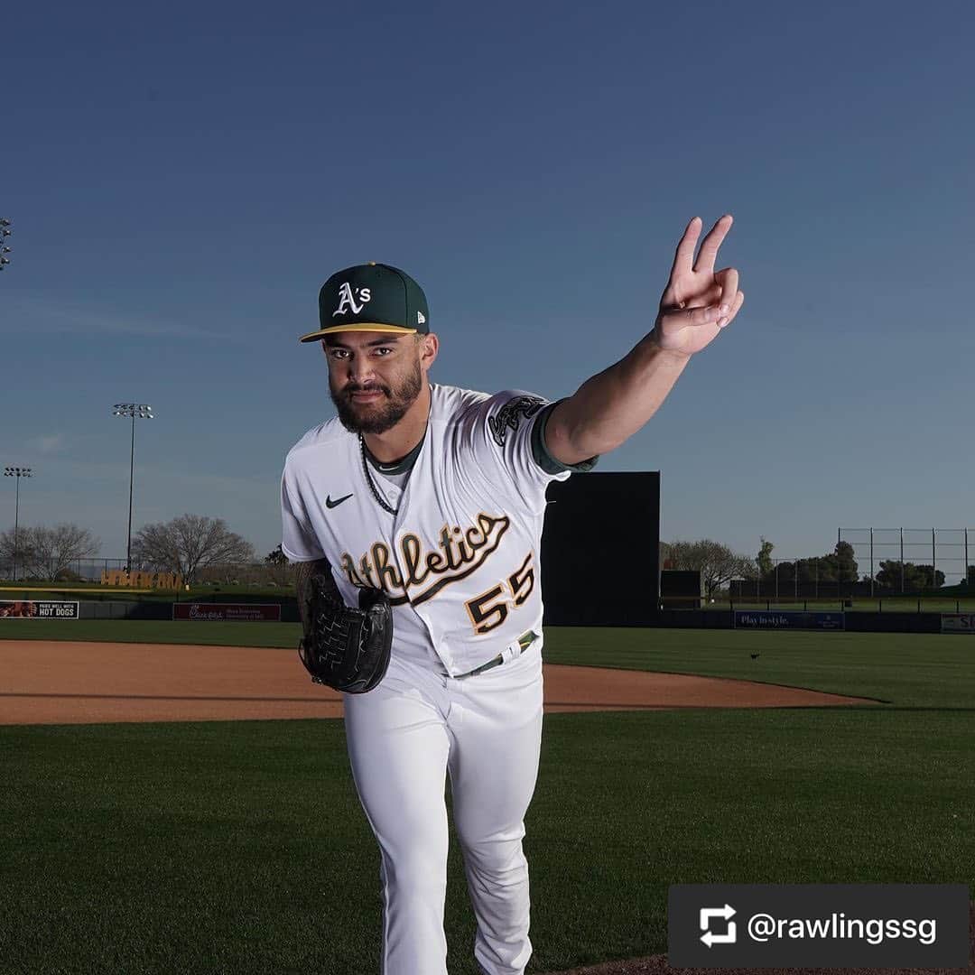 Rawlings Japanさんのインスタグラム写真 - (Rawlings JapanInstagram)「#Repost @rawlingssg with @get_repost ・・・ We continue our #RawlingsGloveDay coverage with more behind-the-scenes content from the @athletics! Check out some cool shots of Matt Olson, Marcus Semien, Sean Murphy, Liam Hendriks, Mark Canha, and Sean Manaea here with their 2020 gamers. 🔥 #TeamRawlings #SpringTraining #MLB #baseballlife⚾️ #TheMarkOfAPro @rawlings_japan_llc」5月6日 15時52分 - rawlings_japan_llc