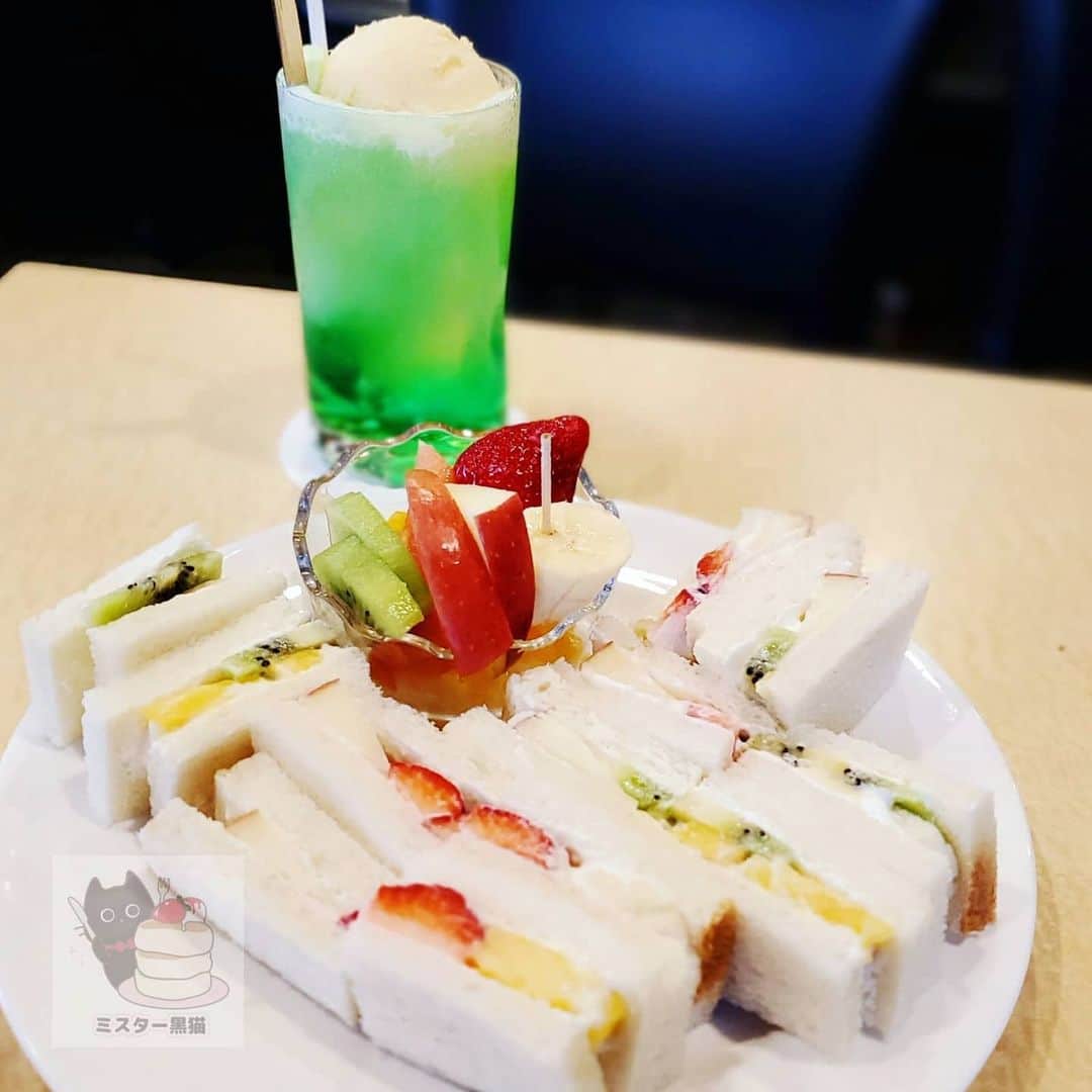 ミスター黒猫（黒猫仙人）のグルメインスタ