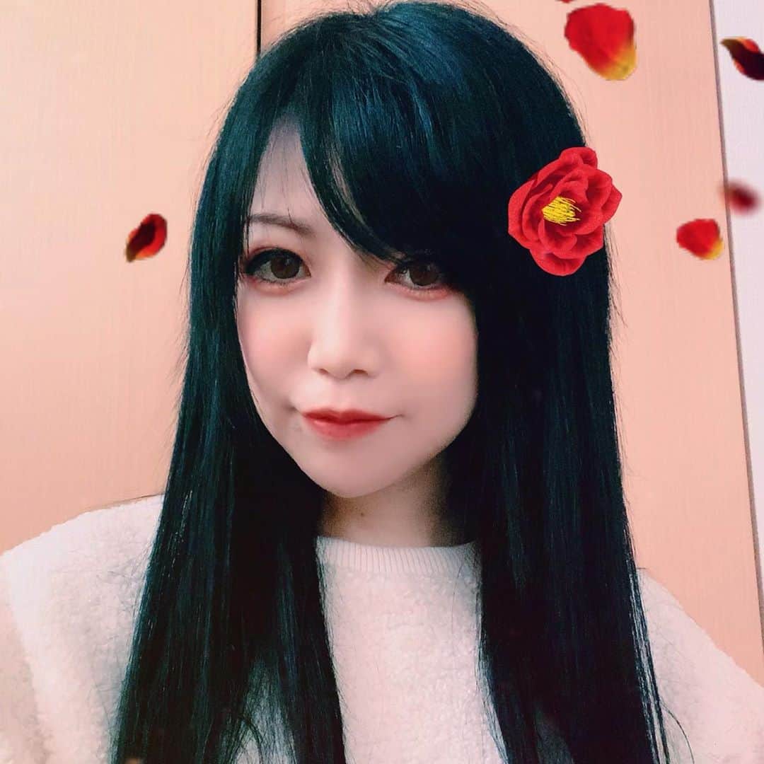 のインスタグラム：「エクステ付けてきたよー(^-^)✨ この長さ久しぶりかも？  #上野菜穂#なぽ#黒髪#黒髪ロング#黒髪ロングストレート#av#av女優#セクシー女優 #avactor#jav  #上野菜穂#黒髪ロング#」