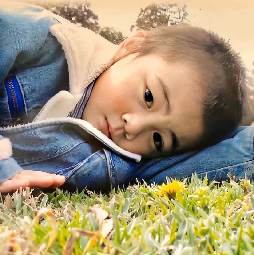 のインスタグラム：「[👽] JO1 Children’s Day #思い出のアルバム #のぞいてみました!  #JO1 #鶴房汐恩 #ぼんぼん #TsuruboShion #Shion #こどもの日 —— [👽] ➖➖➖➖➖➖➖➖➖➖➖➖➖➖➖➖➖ #tsuruboshion #tsurubo #shion #鶴房汐恩 #JO1 #JAM #produce101japan #japan #jpop」