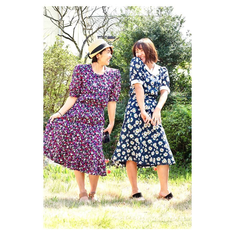 小林由佳さんのインスタグラム写真 - (小林由佳Instagram)「Back to 1960's !👗💄 ・ ・ 家の片付けをしながら おばあちゃんの服を広げる。 ・ 一気に昭和 一気に1960年にタイムスリップ⁈👄😘 ・ ・ #おうち時間 #1960sfashion #grandma  #おばあちゃんの服 #肩パッド #昭和 #古き良き時代の女 #楽しすぎるファッションショー #斬新すぎるデザインの山 #近々第2弾も載せるよん🙆🏻‍♀️👘」5月6日 17時18分 - yuca_tan