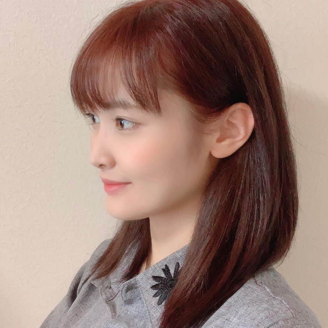 下垣真香さんのインスタグラム写真 - (下垣真香Instagram)「𓂃﻿ おうちでヘアカラー🤎﻿ ﻿ ▼Beautylabo ホイップヘアカラー さくらピンク ﻿ ﻿ 自粛期間、少しでも気分を上げる為におうちでヘアカラーしてみました！﻿ 泡で簡単にカラーが出来ました◎﻿ ﻿ ﻿ #stayhome #enjoyhome﻿ #ヘアカラー #おうちでヘアカラー #泡カラー #ビューティーラボ #さくらピンク﻿ #haircollar #cherryblossom #pink」5月6日 17時27分 - madoka_shimogaki