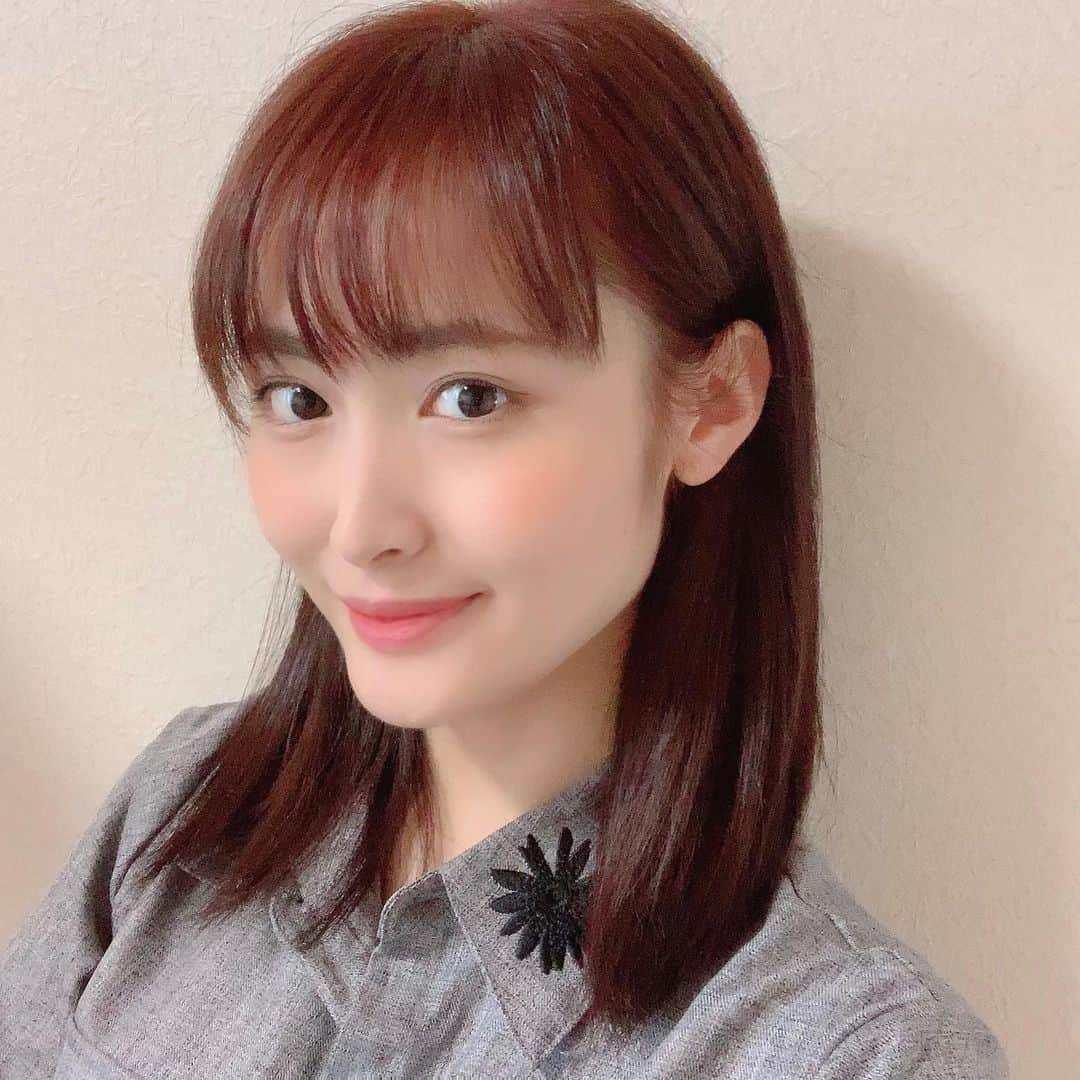 下垣真香さんのインスタグラム写真 - (下垣真香Instagram)「𓂃﻿ おうちでヘアカラー🤎﻿ ﻿ ▼Beautylabo ホイップヘアカラー さくらピンク ﻿ ﻿ 自粛期間、少しでも気分を上げる為におうちでヘアカラーしてみました！﻿ 泡で簡単にカラーが出来ました◎﻿ ﻿ ﻿ #stayhome #enjoyhome﻿ #ヘアカラー #おうちでヘアカラー #泡カラー #ビューティーラボ #さくらピンク﻿ #haircollar #cherryblossom #pink」5月6日 17時27分 - madoka_shimogaki