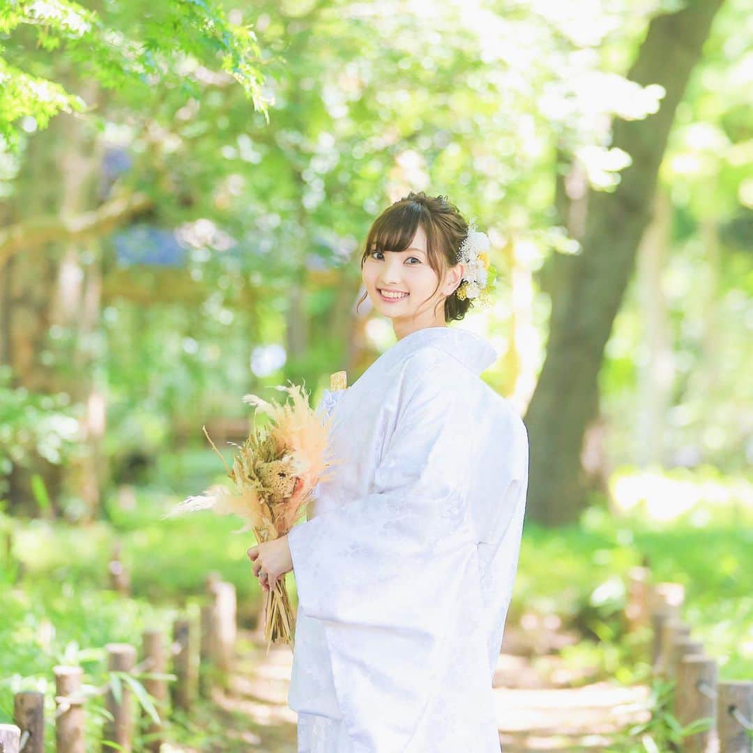 CLAIREのインスタグラム：「爽やかな新緑には、柔らかい色合いの和装スタイリングがとっても合います✨ ・ いずれ前撮りや結婚写真を撮る時の参考にどうぞ。 ・ @clairebridalstudio」