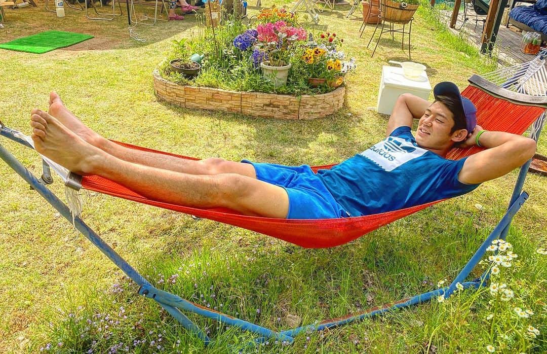 のインスタグラム：「ひなたぼっこ☀️#お家時間 #庭 #ハンモック #ひなたぼっこ #gw #リフレッシュ」