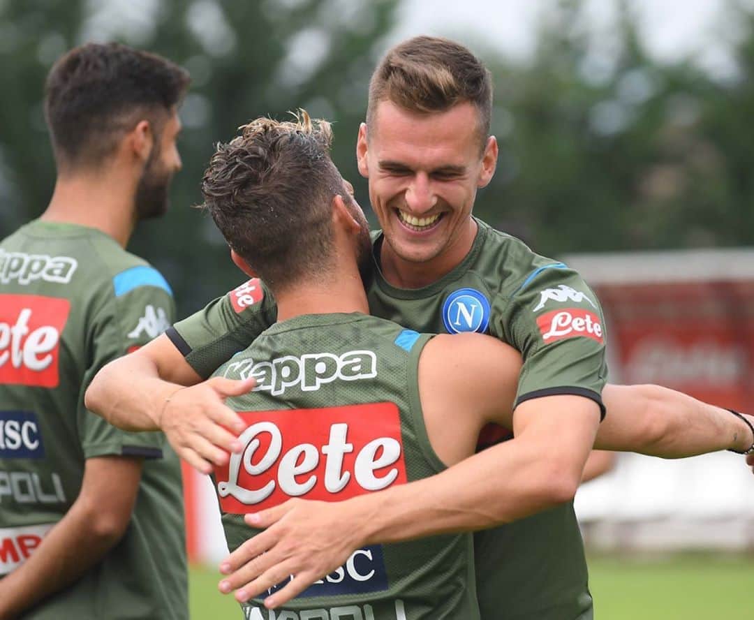 アルカディウシュ・ミリクのインスタグラム：「Tanti auguri amico mio ti voglio bene big nose 👃😂❤️❤️❤️ #happybirthday @driesmertens」
