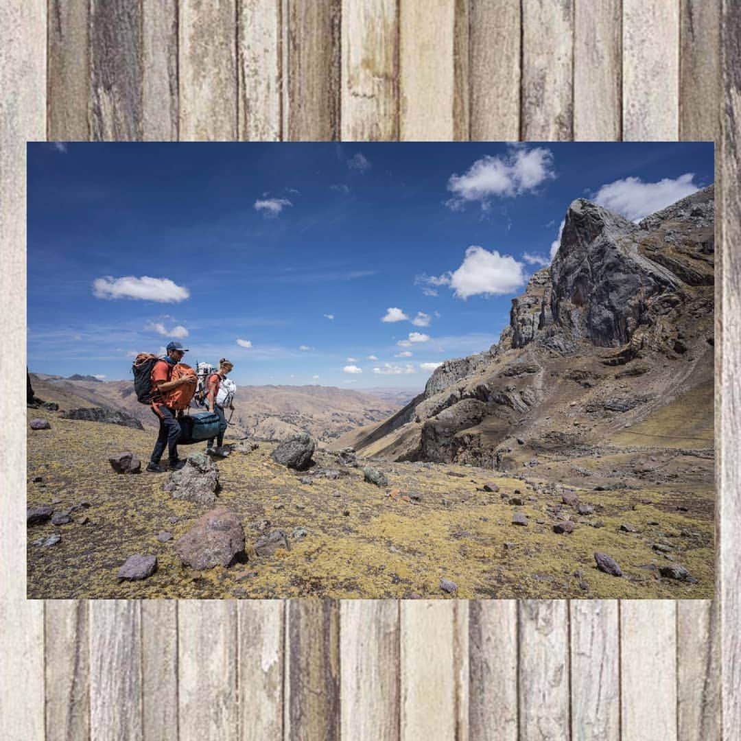 シャーロット・デュリフのインスタグラム：「🎥 Together with @petzl_official and @coldhousemedia we will be releasing our Video of our high altitude multipitch bolting in Peru from last fall 🏔😍 . @joshlrsn has been working on it for months and we are so excited to finally share our adventure and great memories with you all!  Premiere happening THIS FRIDAY May 8th 😀 Stay tuned for more infos tomorrow ⏳  Great pictures by @jan_novak_photography 🌻  @mountainhardwear @petzl_official @eb_climbing @volxholds @luxov_connect」