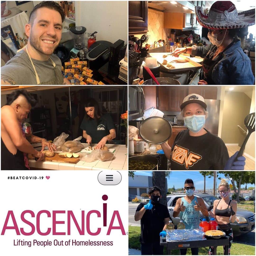 コーディー・レニー・キャメロンさんのインスタグラム写真 - (コーディー・レニー・キャメロンInstagram)「MEAL DONATION SUCCESS!!! - - - - - - - - - - - - - - - - Huge THANK YOU to my amazing & beautiful friends for donating their time, money, & chef skillz for a beautiful meal for @ascenciaca - helping lift people out of homeless. . Shoutout to our rockstar guest chefs this week:  @mostfunsam for the deliciously creamy Mac n cheese & adorablely cheeky pic to accompany it 🧀 @simonnerenee22 for chopping potatoes and moral support 🔪 @jigger.la for crushing the mashed potatoes. You crushed it! 😜 @jennycali for the crunchy peanut butter cookies that I had the honor of sampling 🍪 & our MVP who spent over 8 hours with her master chef skills prepping, cooking, & cleaning the chicken & veggies from scratch @ilovekimmiejean 🍗 . Ascencia is a non-profit homeless service agency that provides housing & services to 1,200 every year. #GivingTuesday #ivolunteer #ascencia」5月7日 3時57分 - heyitscodee