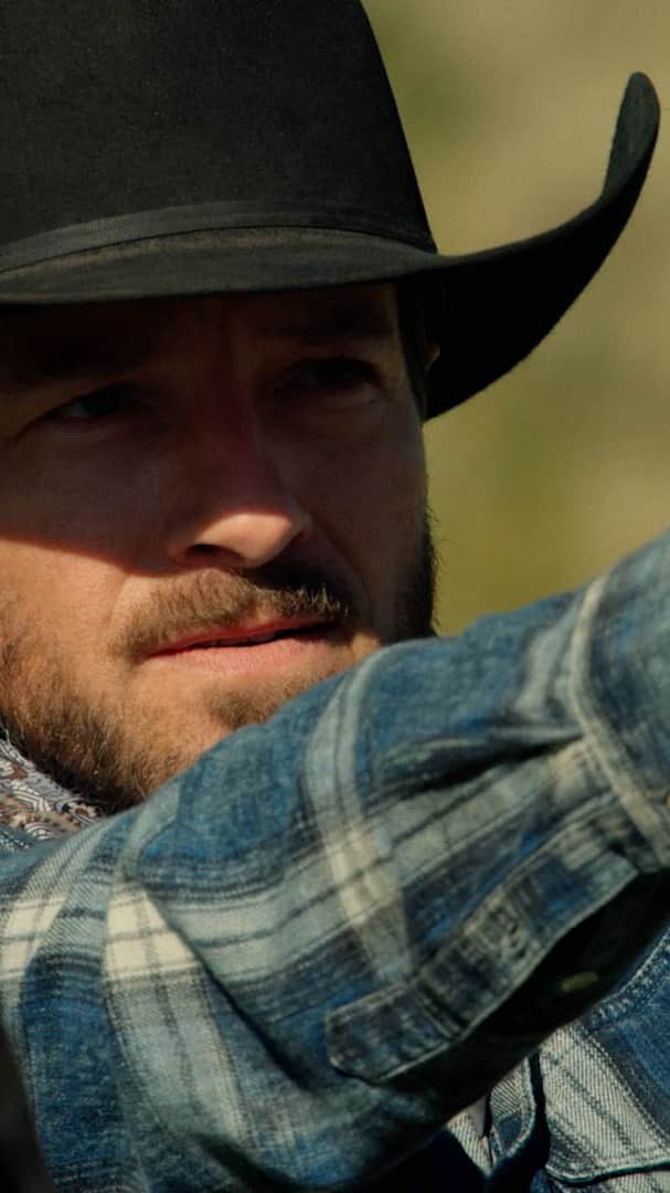 イアン・ボーエンのインスタグラム：「@yellowstone gets back to work in its 3rd season - Fathers Day Sunday June 21st at 9/8c on @paramountnetwork」