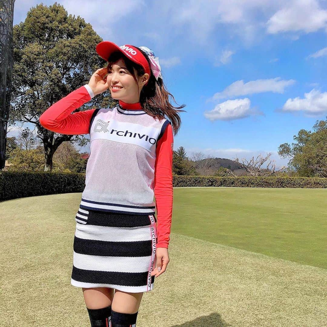 高橋としみさんのインスタグラム写真 - (高橋としみInstagram)「今日のuuum golfの動画は なみき研究所です😊⛳️ 助手の私がやらせて頂きました🤓 ハンドファーストになりたい方 必見であります👀 ストーリにもURL載せましたので 是非みてください✨✨ . ウェアは全身　@archivio.official です❤️ . #ゴルフ女子 #ゴルフ女子#uuum golf#archivio #アルチビオ」5月6日 20時21分 - toshimi_1002