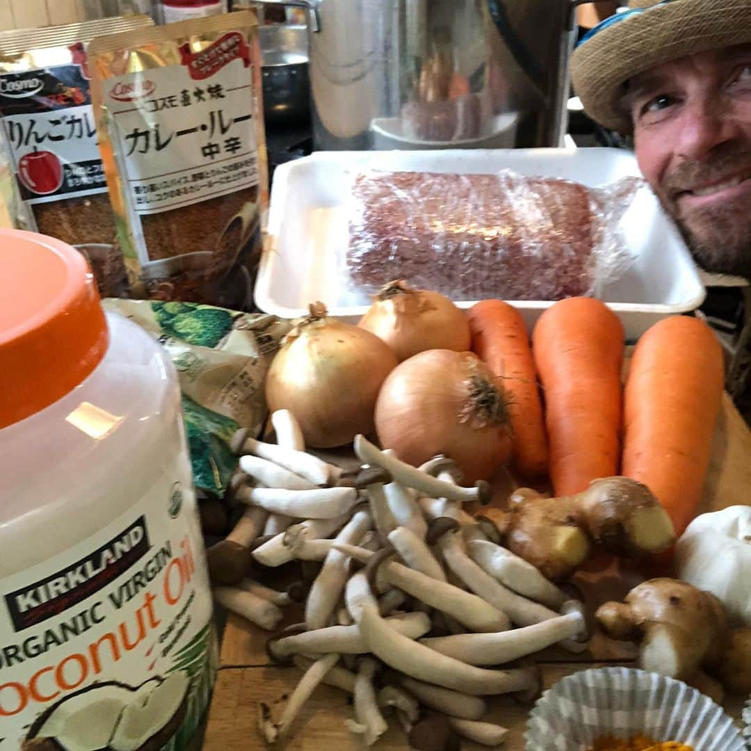 セイン・カミュさんのインスタグラム写真 - (セイン・カミュInstagram)「Daddy’s dinner❗️😋 Soupy Keema curry 🍛😆 Yummm🌈 #thanecamus #daddyscooking #healthyfood #yummyfood #curry #keema #kidsloveit」5月6日 20時33分 - thanecamus