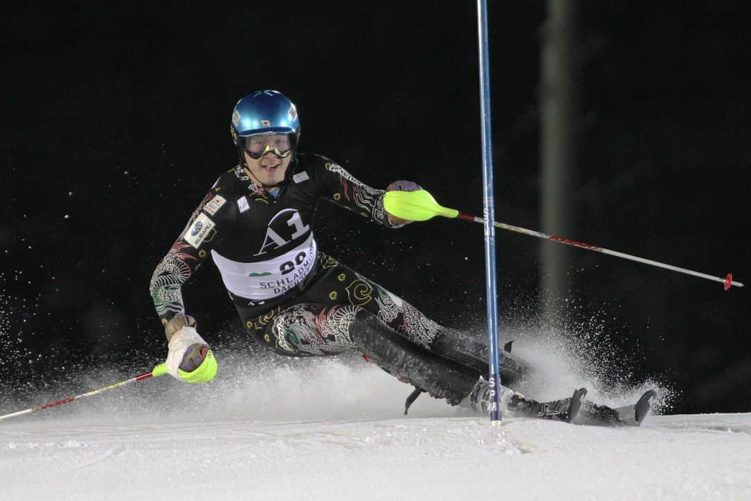 佐々木明さんのインスタグラム写真 - (佐々木明Instagram)「Ski life. 人生一度 時間と命は有限 楽しまないと。 何も持っていけないよ。 あっちには。 うんなこたないか。。幸せになる事だけだな満足出来るとすれば🙏 Life doesn’t give you a second chance. You gotta have fun. 最後に残るのはなんなんだ？ #Skier #racer #focus #zone #yolo #photographer @ytaku56」5月6日 20時59分 - akiraexploring