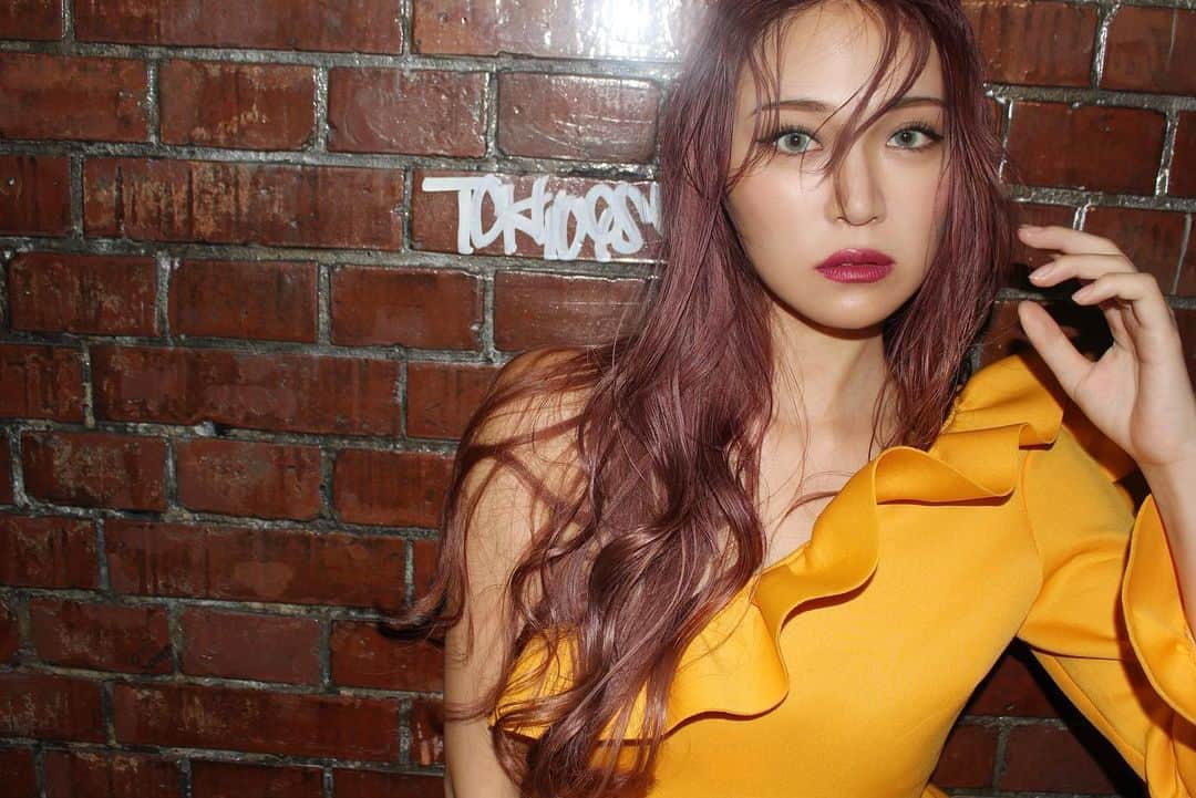 DJ mariennuのインスタグラム：「過去pic📸 たまにはこれだけバッチリメイクするのも楽しそう💋」