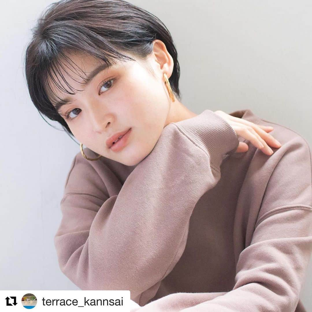 THROW 【スロウ】さんのインスタグラム写真 - (THROW 【スロウ】Instagram)「#Repost @terrace_kannsai with @get_repost ・・・ .﻿ TERRACE CODE﻿ ﻿ style:新居 健 (nii Tsuyoshi)﻿ ﻿ ﻿ ﻿ #美容室#サロン#ヘアサロン#スロウカラー#ティントバー#サロンモデル募集#サロンモデル#サロンスタイル#小顔カット#ショートヘア#ショート#ボブ#似合わせカット#バッサリカット#髪型変えたい#ミディアム#ポートレート#イメチェン#阪急神戸線#武庫之荘#塚口」5月6日 21時07分 - throwcolor