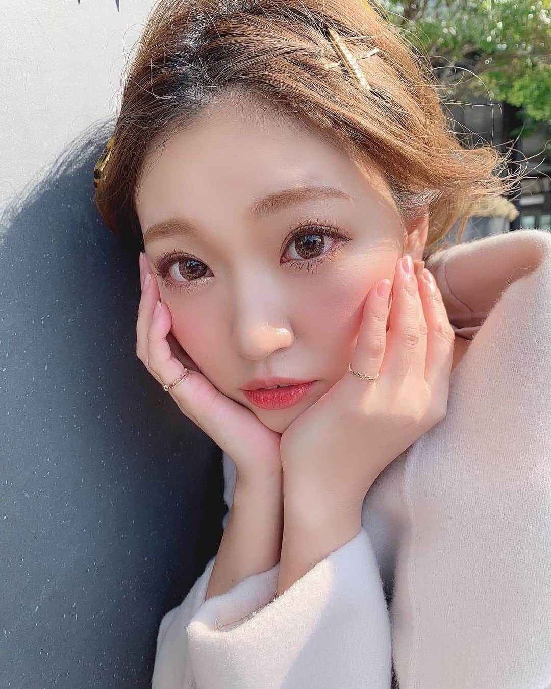 いっちゃん/嶋津 いつみのインスタグラム：「. . お休みって過ぎるの 一瞬すぎへん😑？？ . . . . 所属部署の関係で GWはお休みいただけたんやけど 休みの間にしなあかんこと やりたいことが多くて手が回らんかった😫💦💨💨💨 . . . . なんでこんな瞬殺なのか…👉🏻👈🏻 . . . . . でも久しぶりにLIVE配信したりして みんなとお話できて楽しかったー❤️ . . . . 今週末は絶対どうぶつの森して 動画の編集して 友達とzoomする。って 今心に決めた😀☝🏻💓←何の決意表明w . . . . . . . #関西  #関西サロモ  #サロンモデル #サロモ #いっちゃん  #フリーモデル #関西モデル  #あざといっちゃん #かわいっちゃん #いっちゃんコーデ #ブライダルモデル #アレンジモデル #ヘアカラー  #ヘアアレンジ」