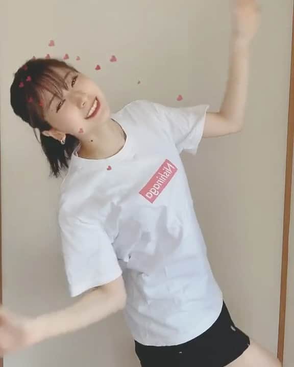 塩野響子のインスタグラム：「⠀ 今日は大雨だったから、 １日中ずーーーっとゴロゴロしてました😪 そして何もしてないのにもう眠いです笑 ⠀ 明日は晴れますよーに^ ^ ⠀ ⠀ #TikTok #dance #tiktoker #ダンス #黒髪 #ポニーテール #ティックトック #白T #夏服 #ミニスカ #アイドル #셀카 #아이돌 #머리 #일본 #사복 #japaneseidol #japanesegirl #idol #followme」
