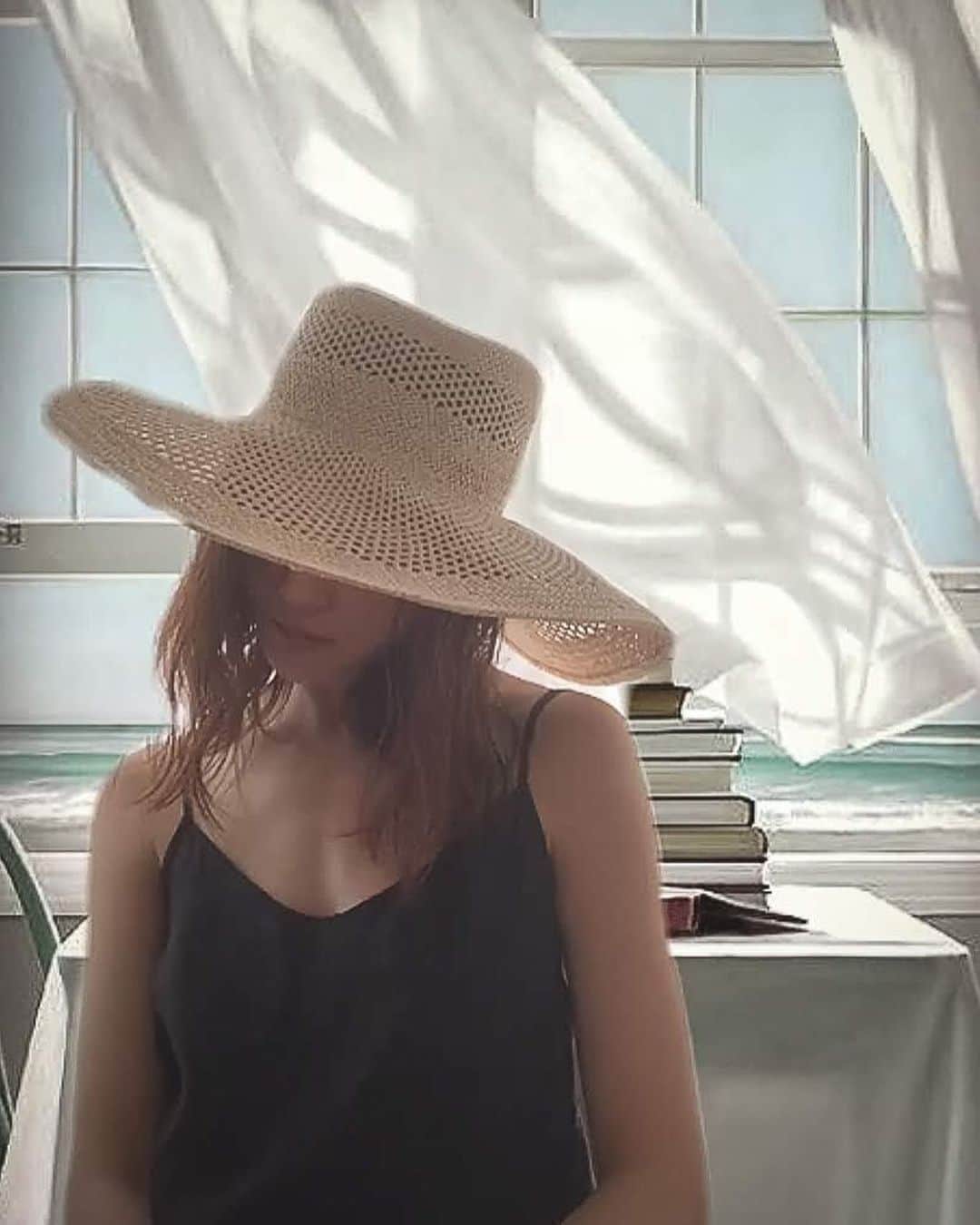 泉見祐希のインスタグラム：「. GWのハイライトはお部屋にいながら、3人で旅行できた気分になれたzoom撮影。一足先に夏を感じたあ🌻🍉 @minamiyan @san_tam すてきな旅をありがとうございました☺️」