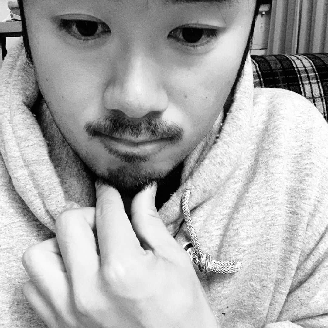 由規さんのインスタグラム写真 - (由規Instagram)「自粛期間でヒゲ伸ばしてみた。 #ヒゲ伸ばしてみた #stayhome  でも変だから剃った。」5月6日 22時35分 - yoshinori11sato
