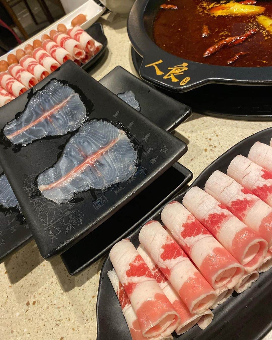カン・イェウォンのインスタグラム：「내일 엄청붓겠다😳 그래도 맛나」