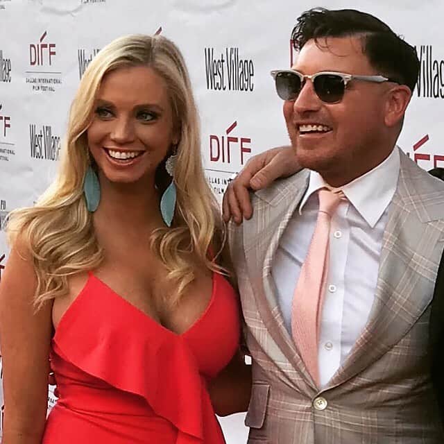 レイン・ギャリソンのインスタグラム：「@marykaitlin0614 inspires me everyday to be the best husband and father I can be. I’m a blessed man. #wcw」