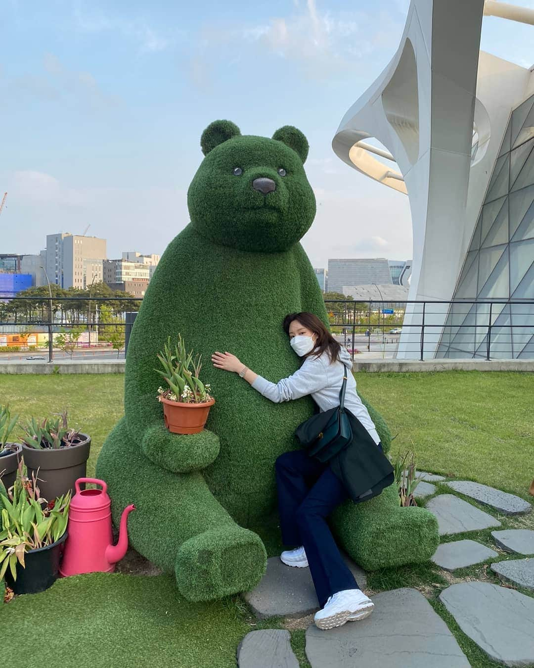 キム・アジュンのインスタグラム：「2020.05.05 어린이날 🤸‍♀️🤸‍♂️🍭💥」